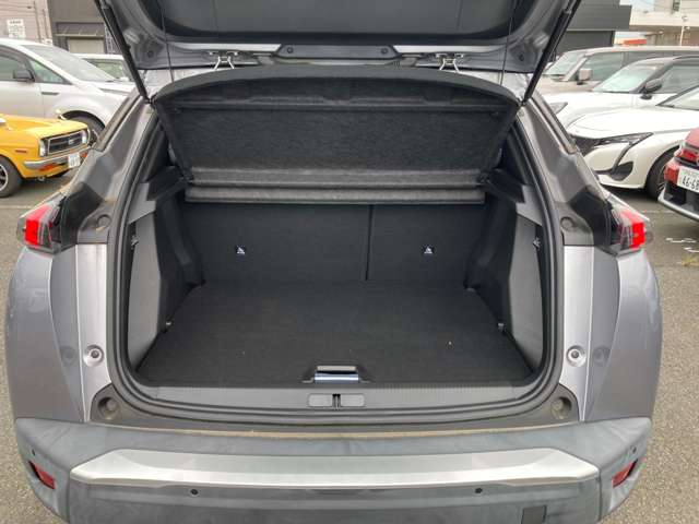 Peugeot SUV e-2008 5