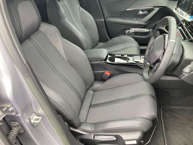 Peugeot SUV e-2008 7