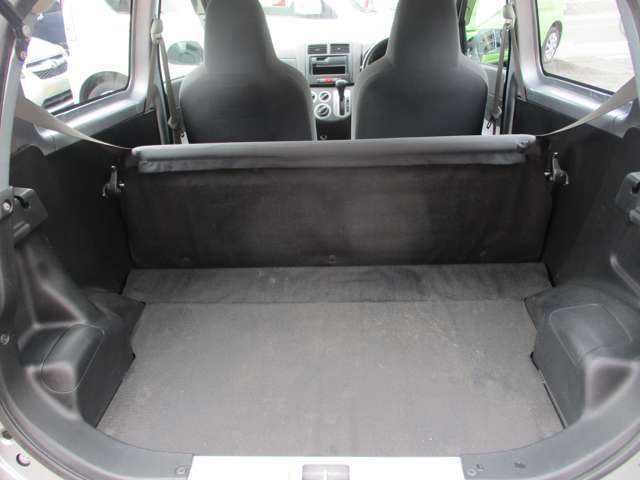 Daihatsu Mira 12