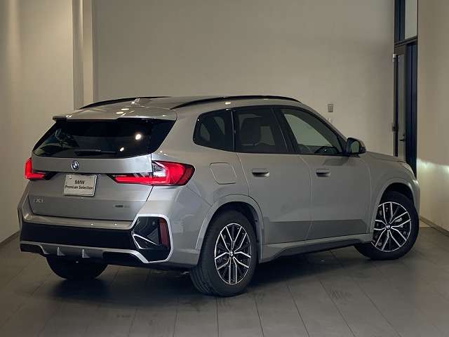 BMW iX1 4