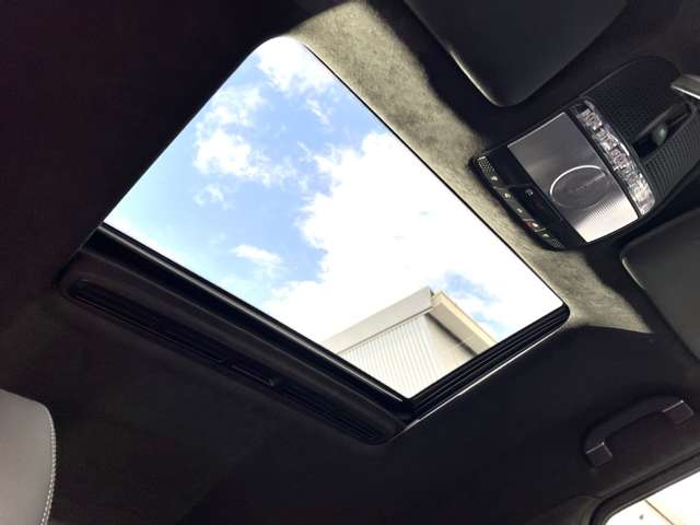 Mercedes-Benz G-Class 12