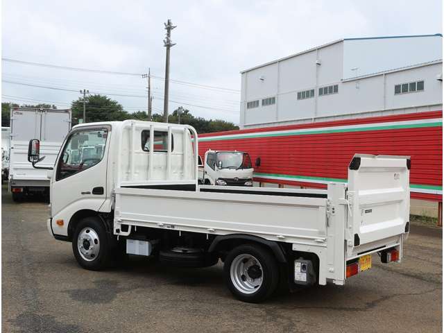 Hino Dutro 11