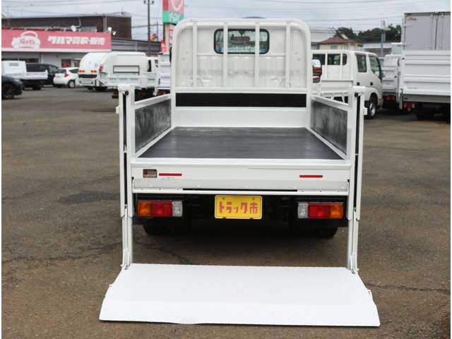 Hino Dutro 2