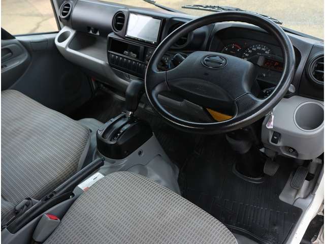 Hino Dutro 4