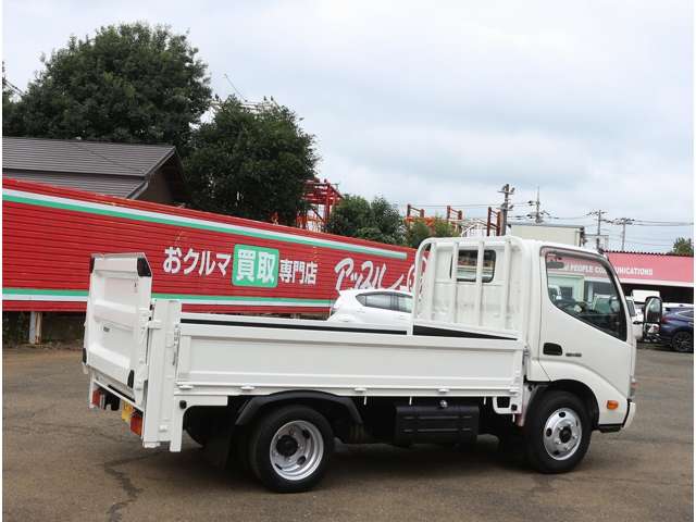Hino Dutro 9