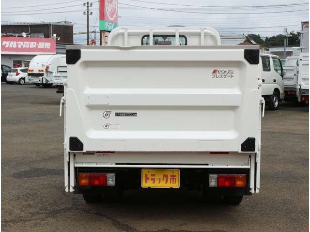 Hino Dutro 10