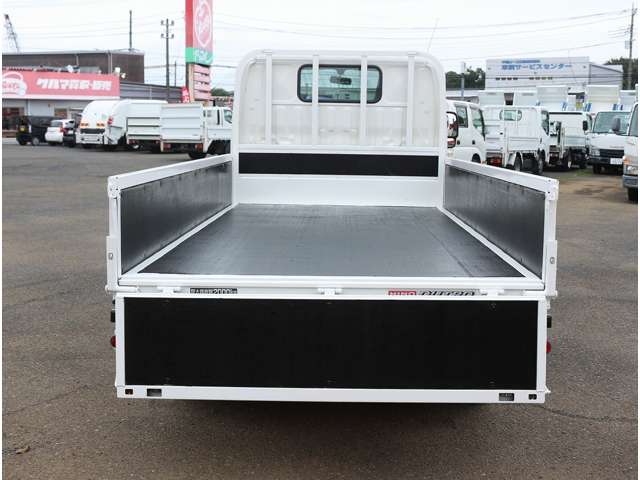 Hino Dutro 2