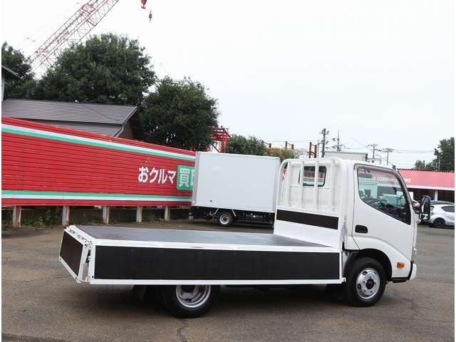 Hino Dutro 4