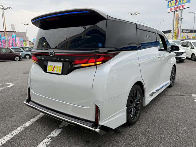 Toyota Vellfire 8