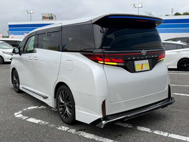 Toyota Vellfire 10