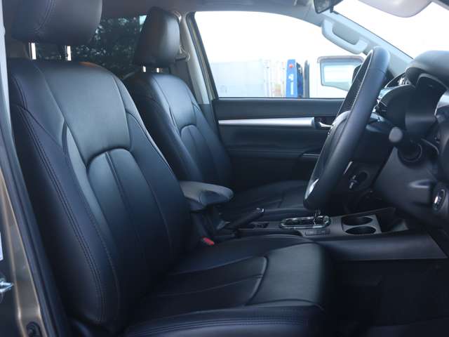 Toyota Hilux 9