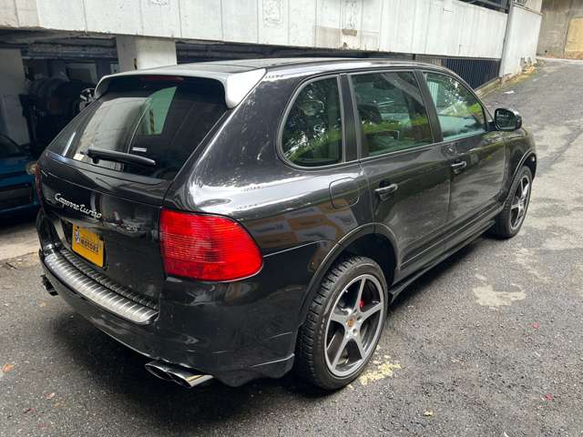 Porsche Cayenne 12