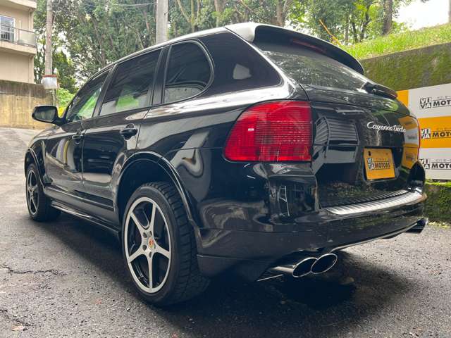 Porsche Cayenne 7