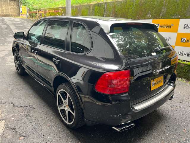 Porsche Cayenne 8