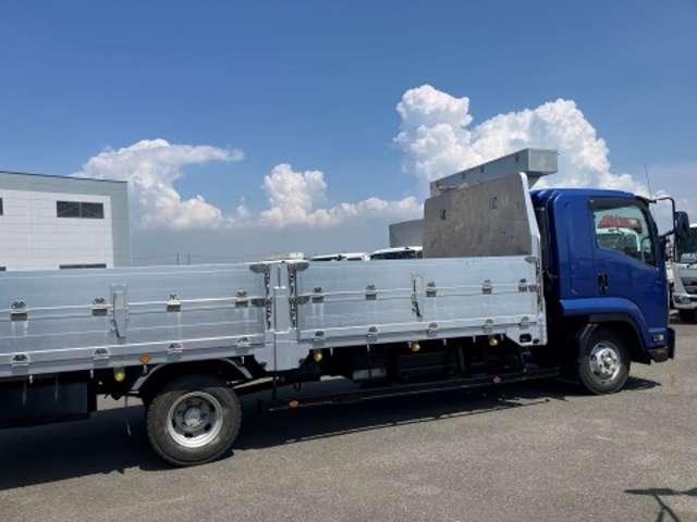 Isuzu Forward 9