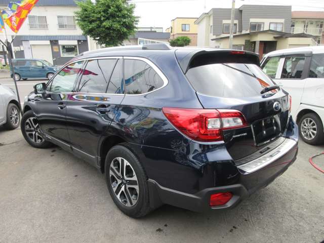 Subaru Legacy Outback 11