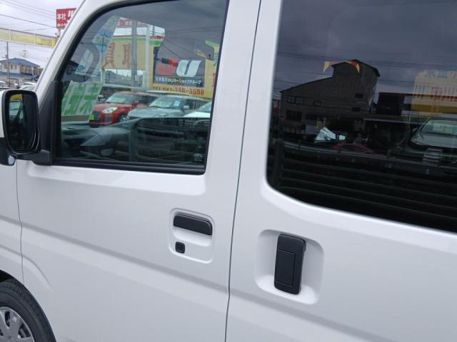 Daihatsu Hijet Cargo 12