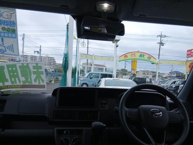 Daihatsu Hijet Cargo 3