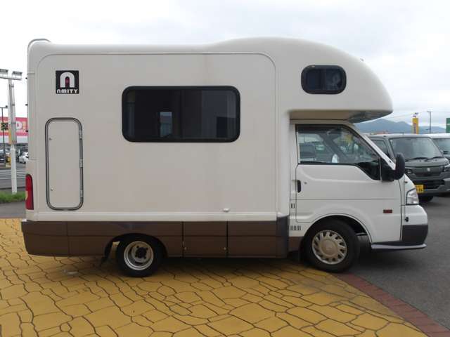 Mazda Bongo Truck 4