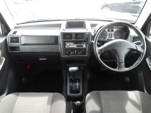 Mitsubishi Pajero Mini 12