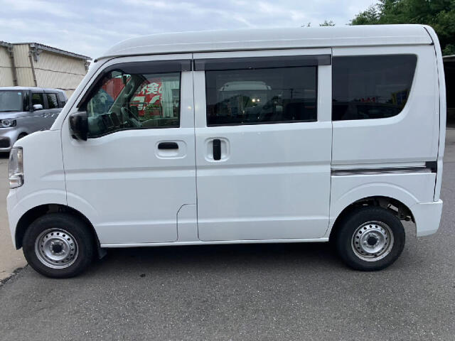 Nissan NV100 Clipper 11
