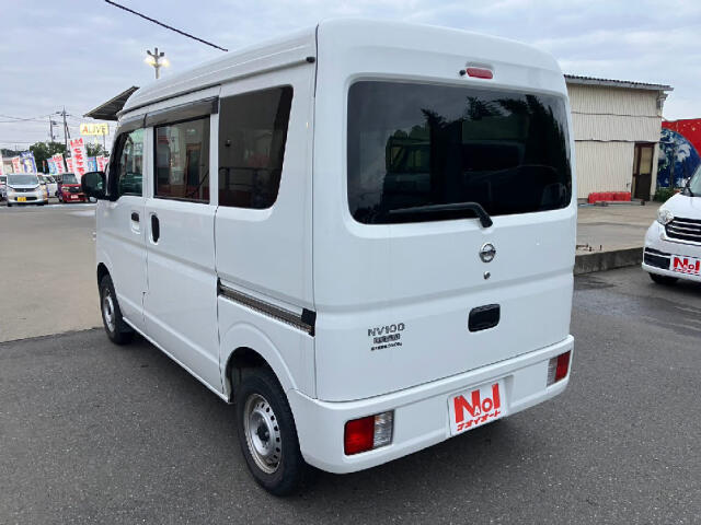 Nissan NV100 Clipper 10