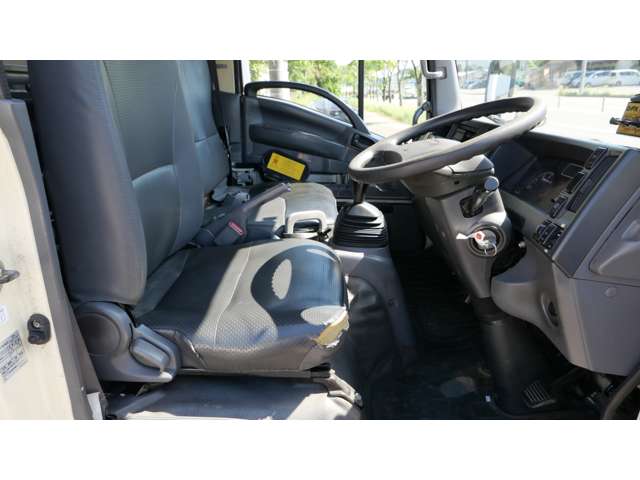 Isuzu Elf 9