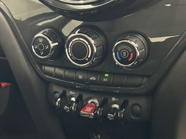MINI Crossover 9