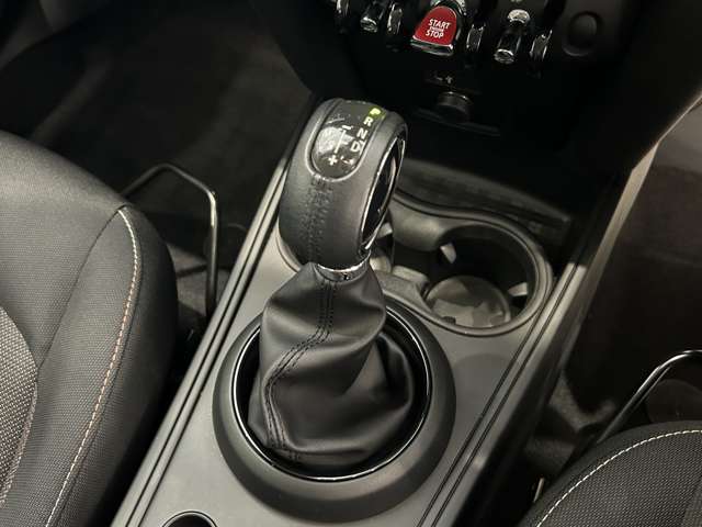 MINI Crossover 10