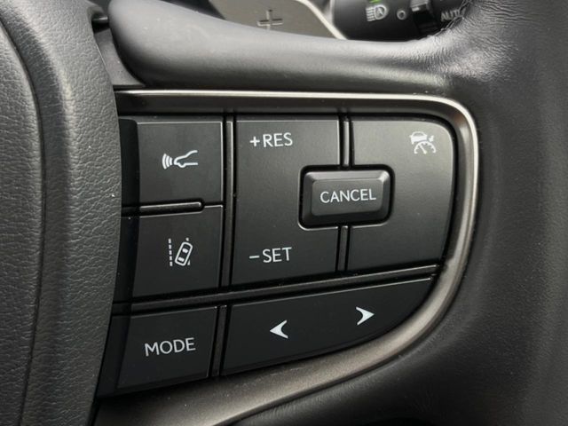 Lexus UX 8