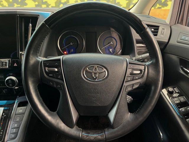 Toyota Vellfire 12