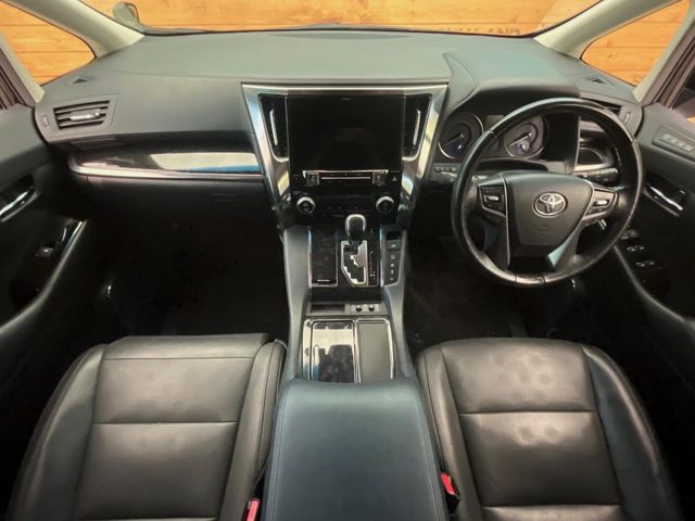 Toyota Vellfire 2