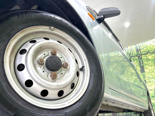 Daihatsu Mira 11
