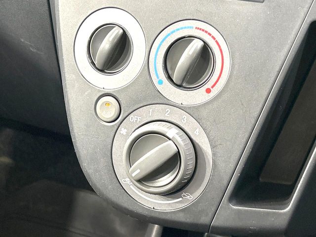Daihatsu Mira 3