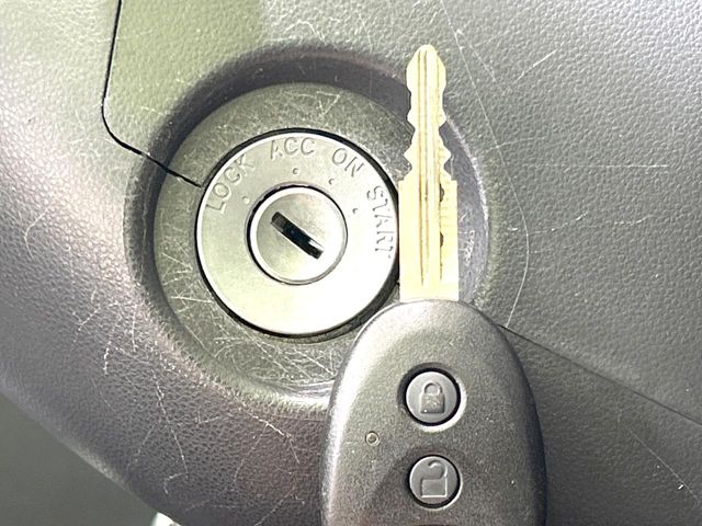 Daihatsu Mira 4