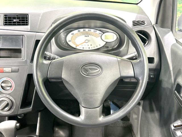 Daihatsu Mira 6