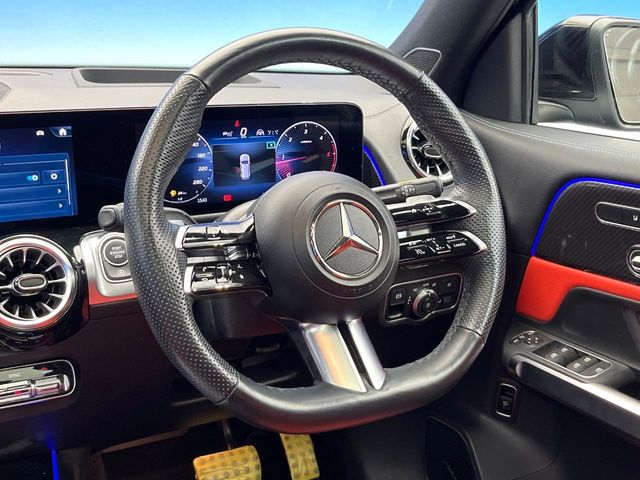 Mercedes-Benz GLB 11