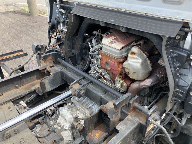 Hino Dutro 4