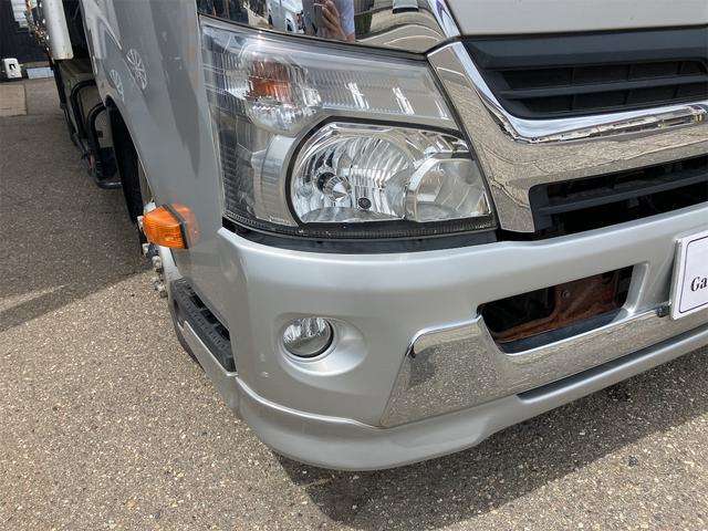 Hino Dutro 8