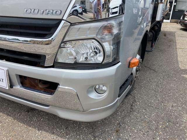 Hino Dutro 9