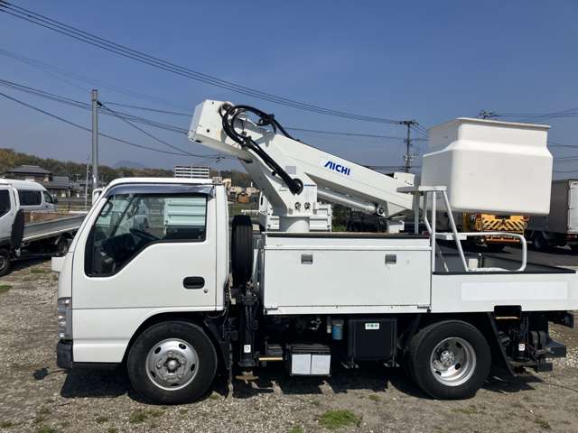 Isuzu Elf 2