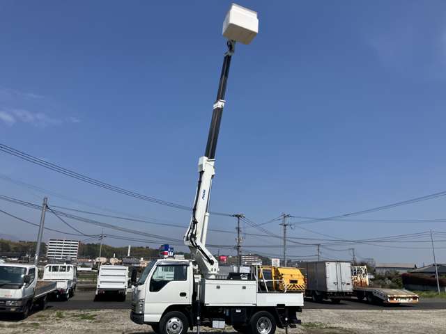 Isuzu Elf 8
