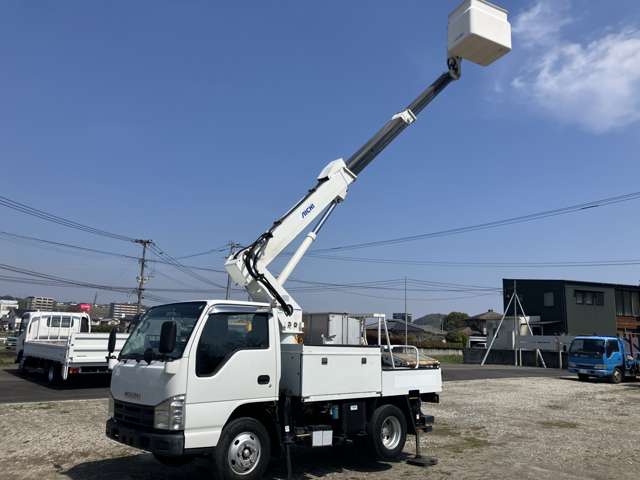 Isuzu Elf 9