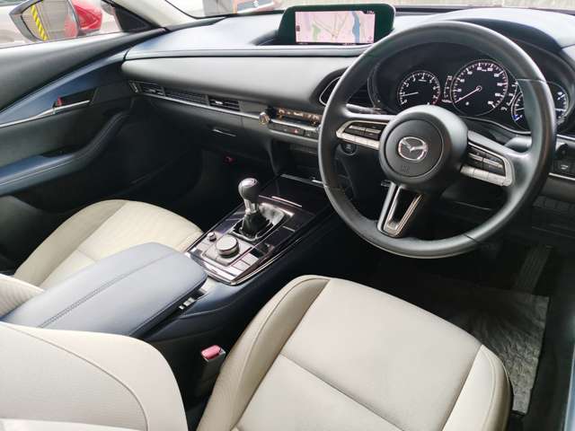 Mazda CX-30 4