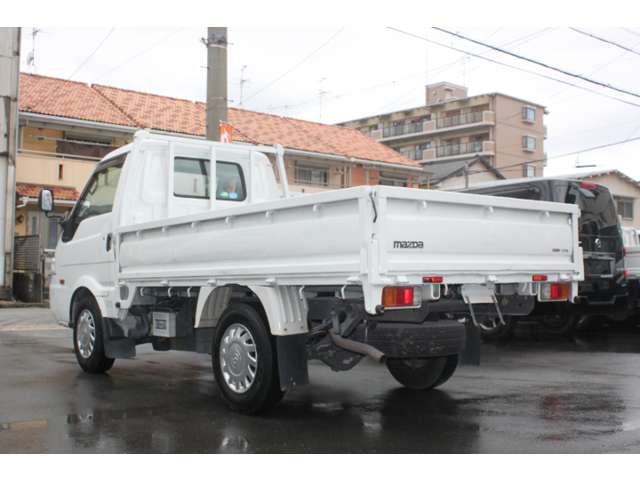 Mazda Bongo Truck 4