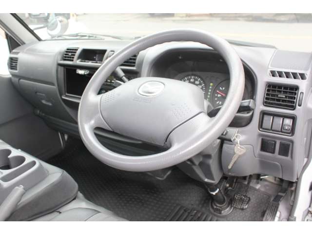 Mazda Bongo Truck 7