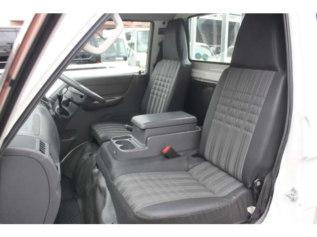 Mazda Bongo Truck 10
