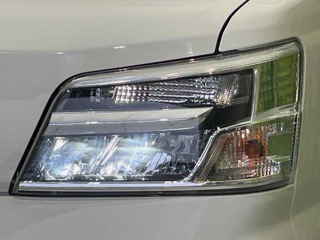 Daihatsu Hijet Cargo 12