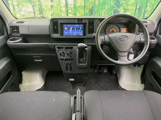 Daihatsu Hijet Cargo 2