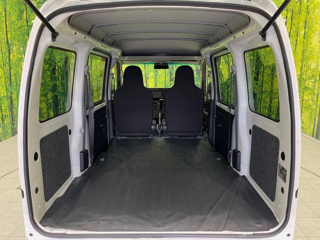 Daihatsu Hijet Cargo 10